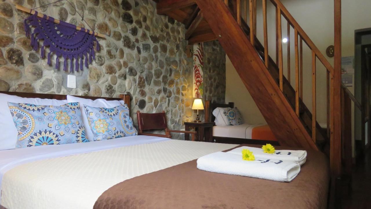 Ecohotel Bordones Isnos Exterior photo
